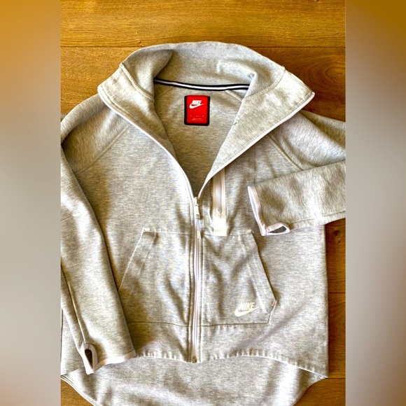 Nike Jacket Size Medium - Picture 1 of 3
